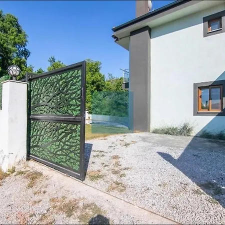 Villa Noyan *